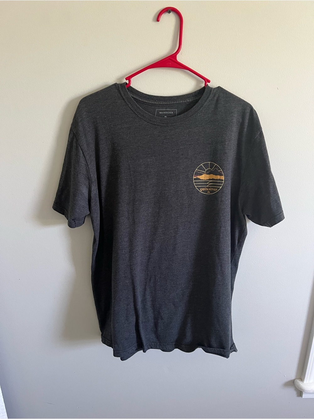 Quiksilver Dark Gray Tee with Gold Mountain Sunset Graphic - Picture 2 of 4